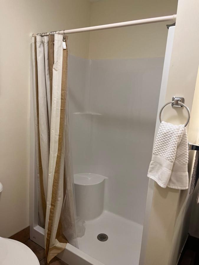 Creekside Downtown Vacation Suites, Only Adults 25 Or Older Buffalo Exteriér fotografie